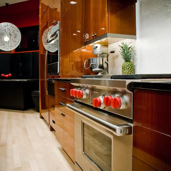 custom kitchen cabinets with sleek contemporary style